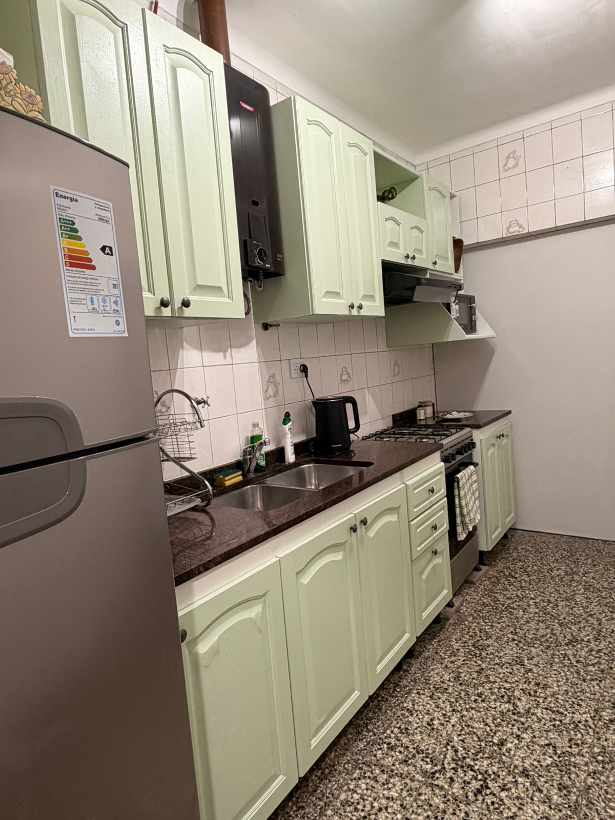 Cocina moderna y luminosa